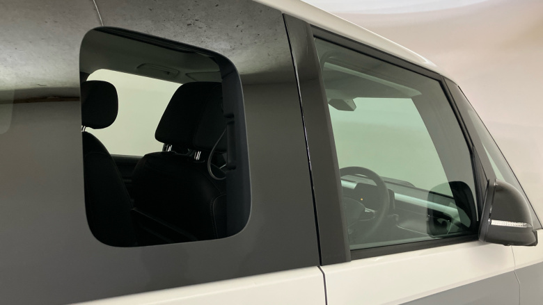 Volkswagen ID. Buzz 210kW Style Pro 79kWh 5dr Auto [Design+] Electric Estate